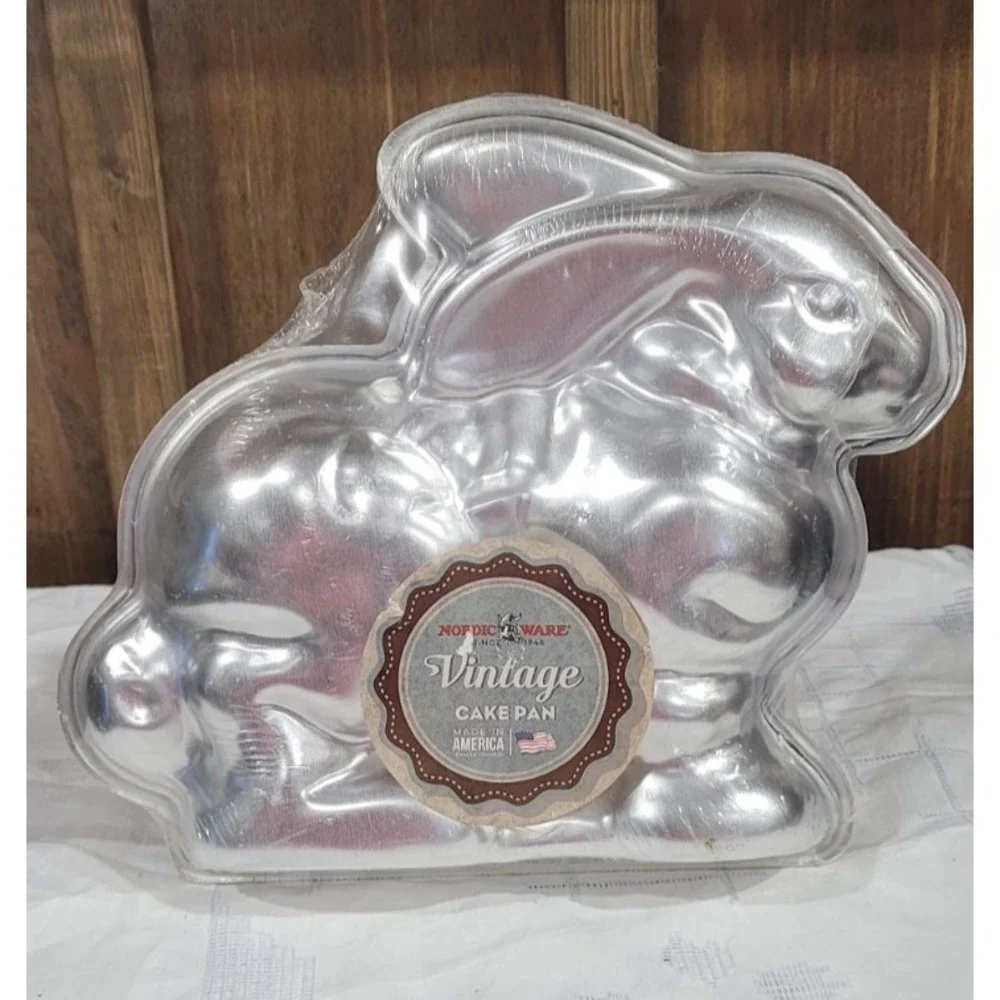 BUNNY RABBIT 3D CAKE PAN / MOLD NORDIC WARE  Aluminum Easter Spring
